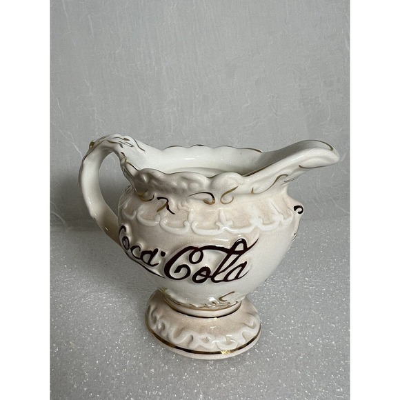 Coca-Cola Ceramic Creamer From 1998 Pink Cream With Gold Trim Vintage - Picture 6 of 7
